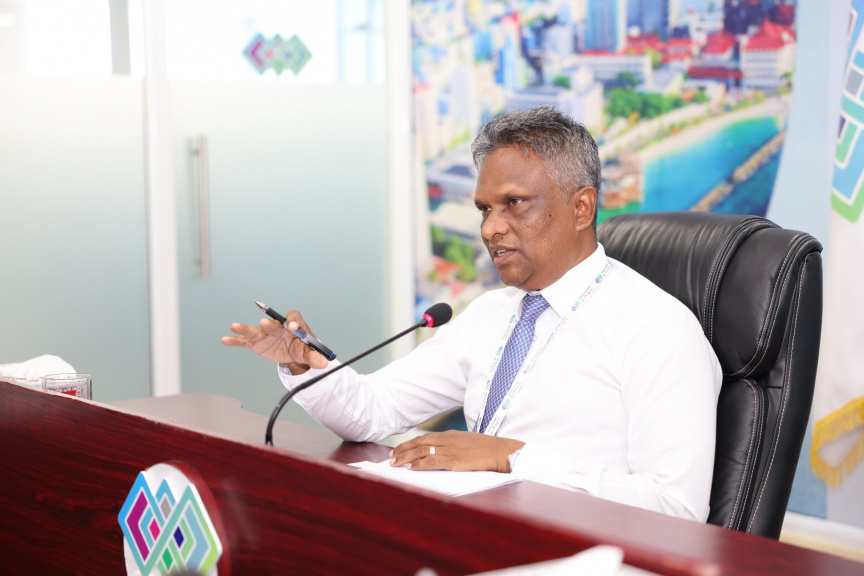 ކުއްލިއަކަށް ކަރަންޓު ކެނޑުމުން ދިރިއުޅުމަށް ދަތިވާތީ، މޭޔަރުގެ ކަންބޮޑުވުން