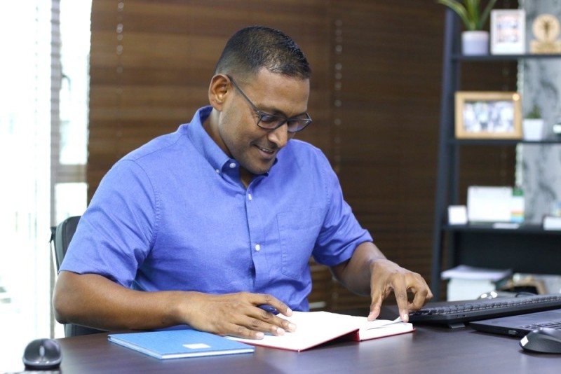ކޮރަޕްޝަންގެ މައްސަލަ ބެލުމަށް އޭސީސީ ފެއިލްވެއްޖެ: ޝަމީމްގެ ހުށަހެޅުމަކީ އޭސީސީ އުވާލައި، އެންމެ ކޮމިޝަނަރެއް ބެހެއްޓުން.