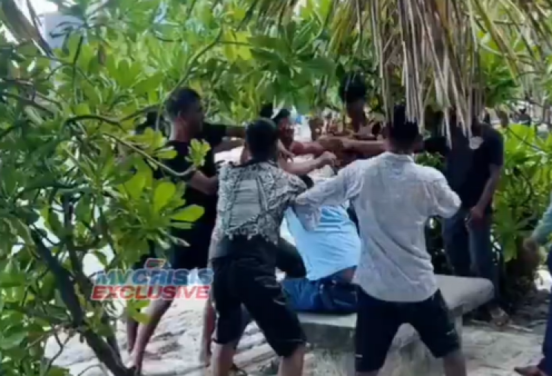 އާޓިފިޝަލް ބީޗުގައި ބިދޭސީންގެ މާރާމާރީއެއް؛ ފުލުހުން މައްސަލަ ބަލަނީ