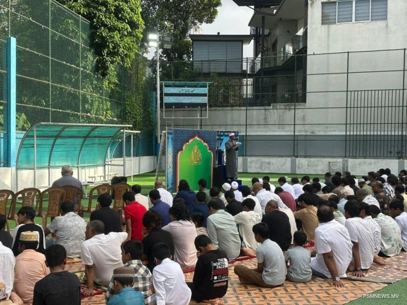 ލަންކާގައި ދިރިއުޅޭ ދިވެހިން ބޮޑު ޖަމާއަތުގައި ޢީދު ނަމާދުކޮށްފި