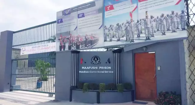 މާފުށީ ޖަލުގައި ޤައިދީން ވިޔަފާރިކުރާ ފިހާރައިން ތަކެތި ނުލިބޭ މައްސަލަ ޙައްލުކުރުމުގެ މަސައްކަތް ދަނީ ކުރަމުން: ކަރެކްޝަންސް
