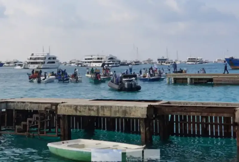 ބާޖެއް ގާތްކުރަން އުޅުމުގެ ތެރޭގައި ބޮޑެތި ގެއްލުންތަކެއް ލިބި، ހުޅުމާލެ ލަކުޑި ޖެޓީ ބަންދުކޮށްފި