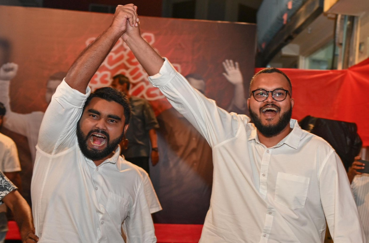 ޝަހުޒާނާއި ލީވާން ތިބި ޖަލު ގޮޅިން ފޯނެއް ފެނުނު، މައްސަލަ ތަހުގީގު ކުރާނެ: މިނިސްޓަރު