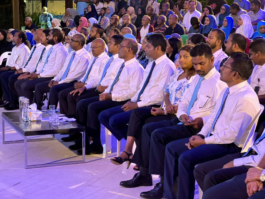 ނަޝީދު އުފެއްދެވި ދަ ޑިމޮކްރެޓްސްއާއި އިތުރު ޕާޓީއެއް، 3،000 މެންބަރުން ހަމަނުވާތީ އުވާލައިފި