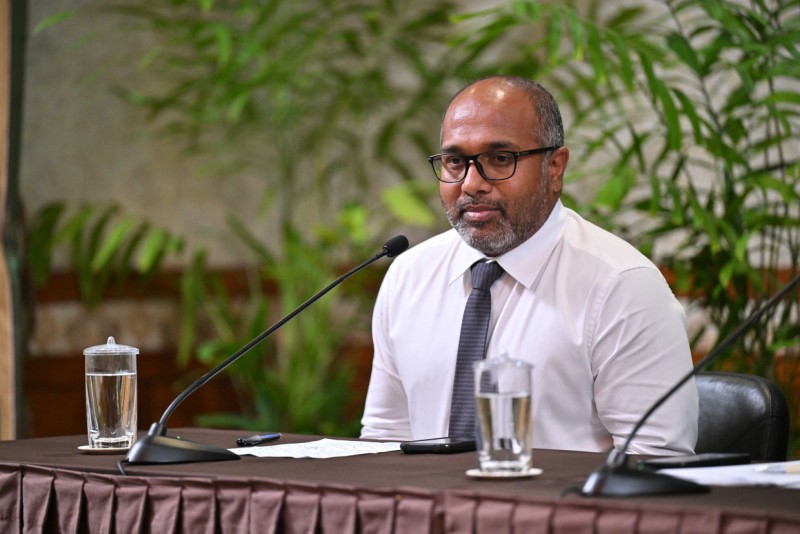 ޑަބްލިއުއެޗްއޯގެ ލަފައާއެކު ދުންފަތުގެ ޑިއުޓީ 4 ރުފިޔާއަށް ކުޑަކުރަން އެބަ ވިސްނަން: އިޙްސާން