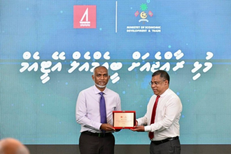 މި މަސް ނިމޭ ހިސާބުން، ޑޮލަރުގެ މައްސަލައަށް ލުޔެއް ލިބޭނެ ކަމަށް ބީއެމްއެލްއިން އިޝާރާތްކޮށްފައިވޭ: ރައީސް