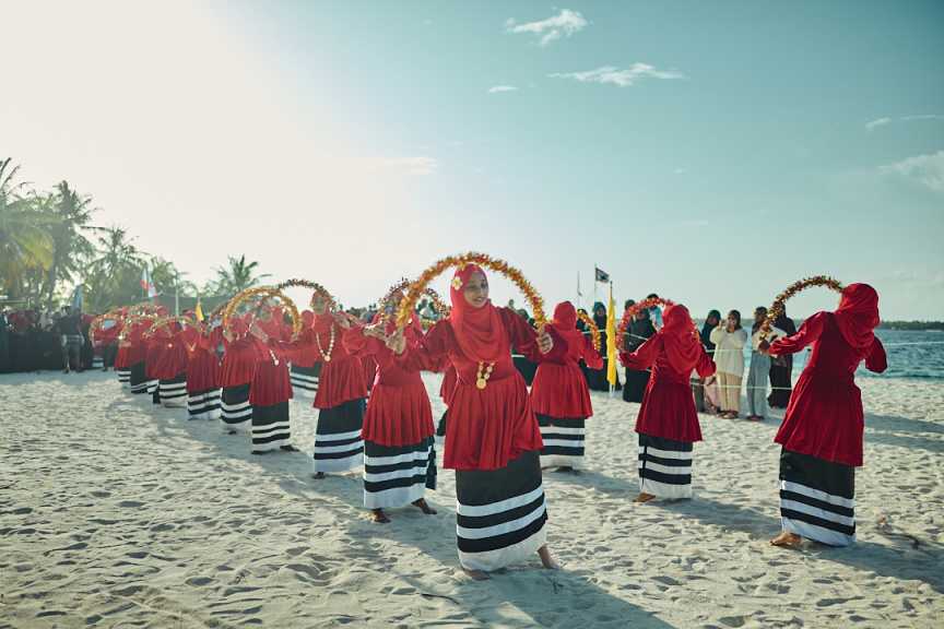 ޢީދު ފާހަގަކުރާނެ ގޮތް ސަރުކާރުން ކިޔައިދޭން ފެށީމާ އެ އަޅަނީ ބާރު ރަނގަބީލެއް: އިބްރާ