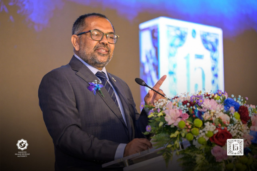 އެއްވެސް ތަނަކުން ނެރޭ ރިޕޯޓެއްގައި ރާއްޖެ ދަރަނިވެރިވާނޭ މިހާރު ނޯންނާނެ, އަބަދުވެސް ހުންނާނީ ރައީސާއެކު: ޒަމީރު