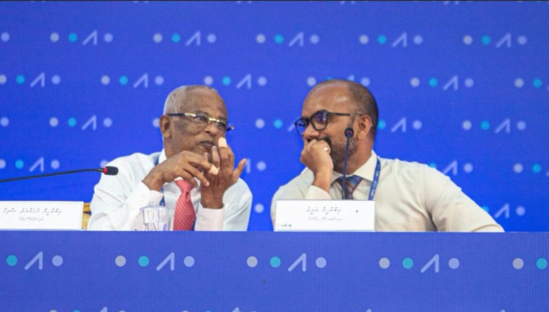 އަމީރަށް ސޯލިހްގެ ރައްދު: ތި ވިދާޅުވާފަދަ ޕްރޮޕޯސަލެއް ނުލިބޭ!
