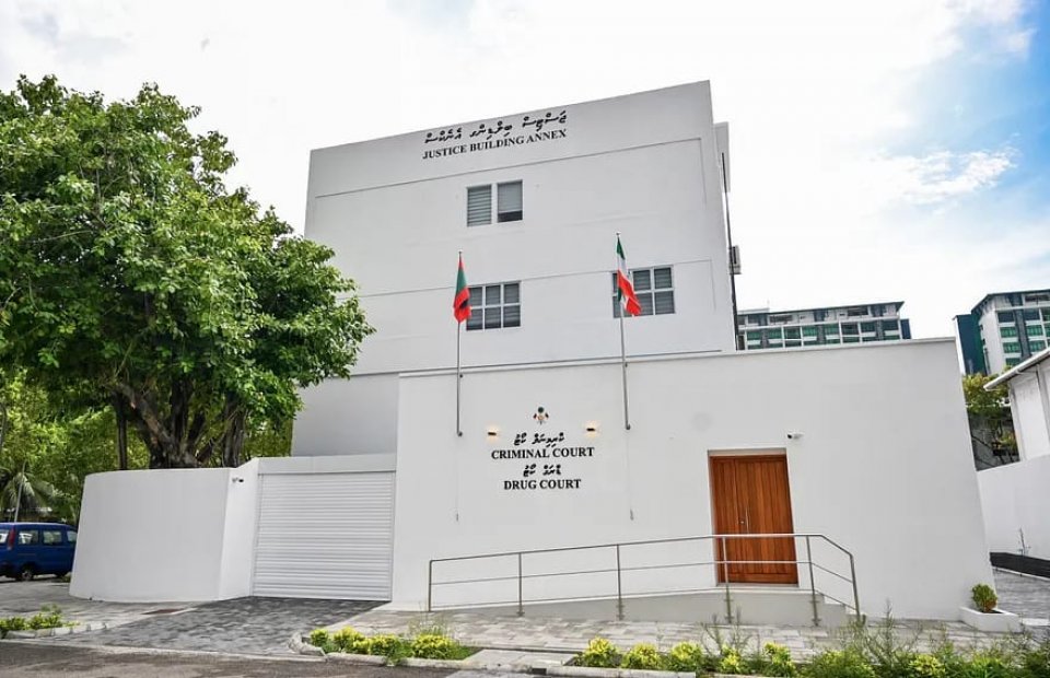އަނބިމީހާ ލައްވާ ހަށިވިއްކާ ކަމަށް ތުހުމަތުވާ ބިދޭސީއަކު ހައްޔަރުކޮށްފި