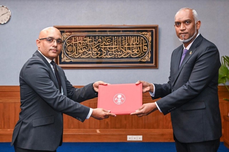 ފިނޭންސް މިނިސްޓްރަކަށް މީރާ ޓެކްސް ކޮމިޝަނަރުކަމުގައި ހުންނެވި ޒަރީރު