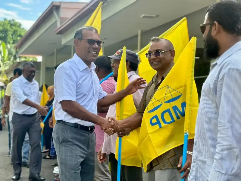 ރައީސް ނަޝީދަށް މަރުހަބާ ދަންނަވަން އެއަރޕޯޓަށް ދިޔަ، މިފްކޯގެ 7 މުވައްޒަފަކު ސަސްޕެންޑް ކޮށްފީ