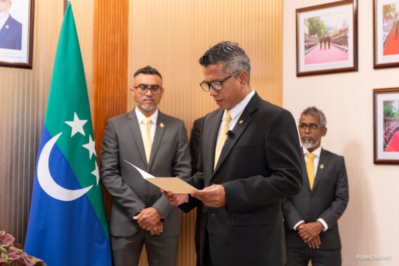 ޞާދިޤު މެންބަރުކަމުގެ ހުވައިކުރައްވައިފި