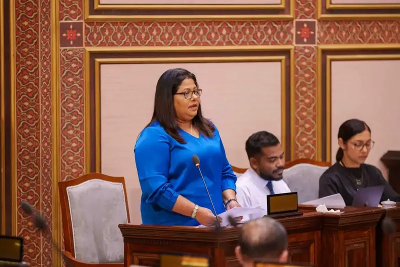 ސިނގިރޭޓުގެ އަގު ހެޔޮކުރުން: ސުވާލަށް ޖަވާބުދެއްވުމަށް މިނިސްޓަރު ގީލާ ދެކޮޅު ހައްދަވައިފި