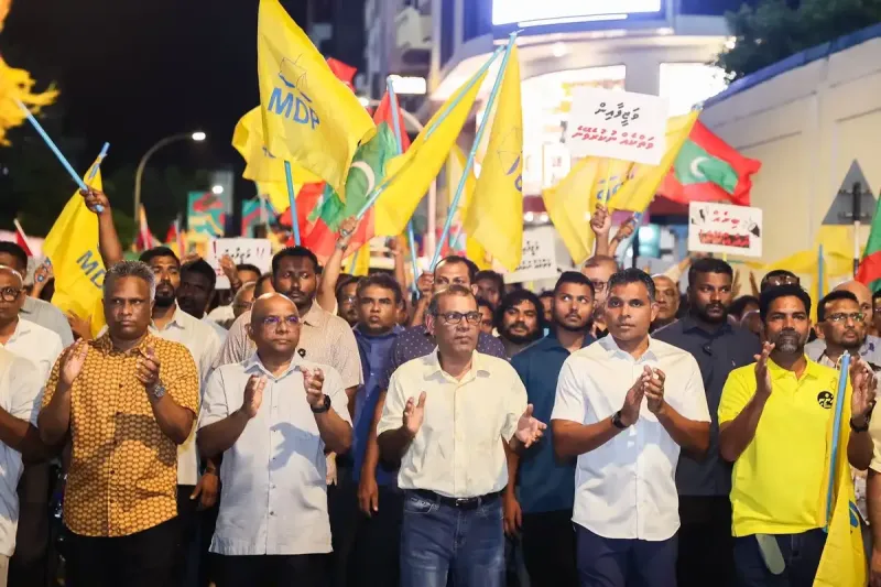 ރައީސް މުޢިއްޒަށް އެނގިވަޑައިގަންނަވަންވީ، އެ ބޭފުޅާ އެ އުފައްދަވަމުން ގެންދަވަނީ އިންޤިލާބެއްގެ މަސައްކަތް: ނަޝީދު