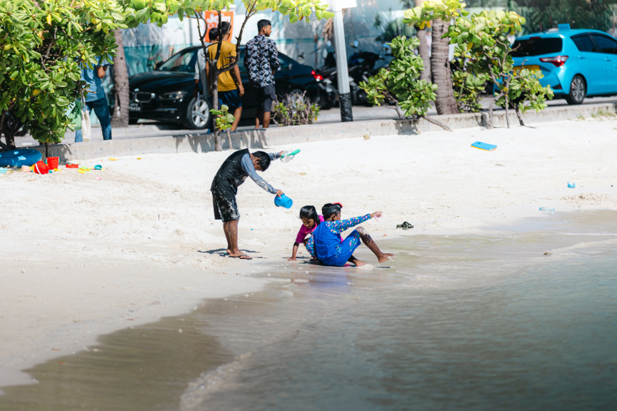 ނަޖިސްވެފައި ވޭތޯ ބެލުމަށް ރަސްފަންނުގެ ފެން ޓެސްޓު ކުރަނީ