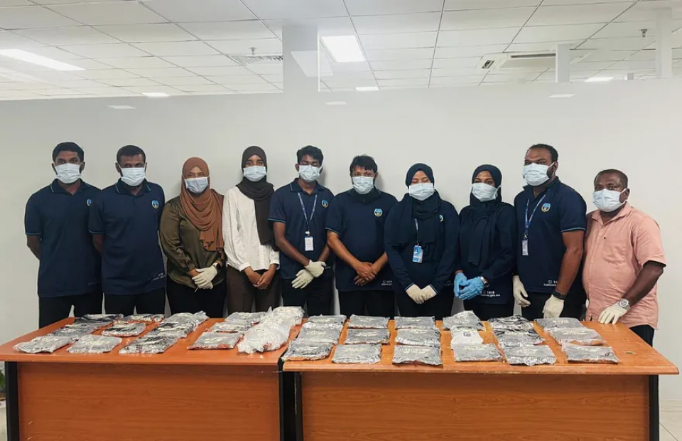 2 އަހަރުތެރޭ ކަސްޓަމްސް އިން 324 ކިލޯގެ ޑްރަގްސް އަތުލައިގަތް