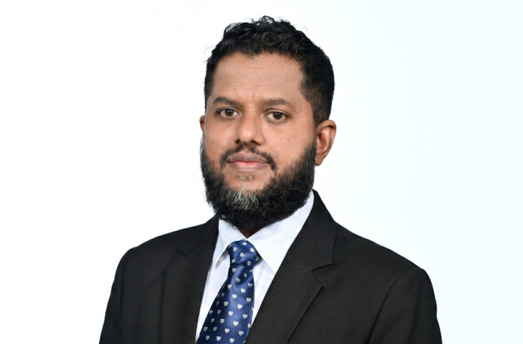 ފްލެޓާއި ގޯތި ހޯދައިދޭނެ ކަމަށް ބުނެ އޮޅުވާލައިގެން ފައިސާ ނެގި ޑެޕިއުޓީ މިނިސްޓަރެއްގެ މައްސަލަ ބަލަނީ