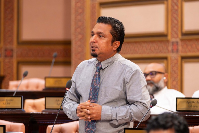 މެންބަރު ޒަރީރަށް ހަމަލާދިންތާ ގާތްގަނޑަކަށް ދެ ހަފުތާ، މީހަކު އަދި ހައްޔަރުނުކުރޭ