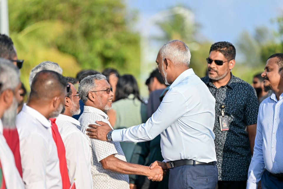 ދެމެހެއްޓެނިވި ތަރައްޤީ ބަރޯސާވަނީ ހަމައެކަނި އާބާދީގެ ކުޑަބޮޑުމިނުގެ މައްޗަކަށް ނޫން: ރައީސް