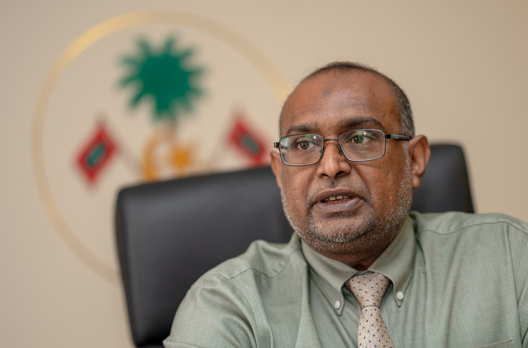 މުވައްޒަފުން ބޭރުގައި އުޅުނު ވަގުތު އޮފީހުގައި ހަމަކުރަންޖެހޭނެ: ސީއެސްސީ
