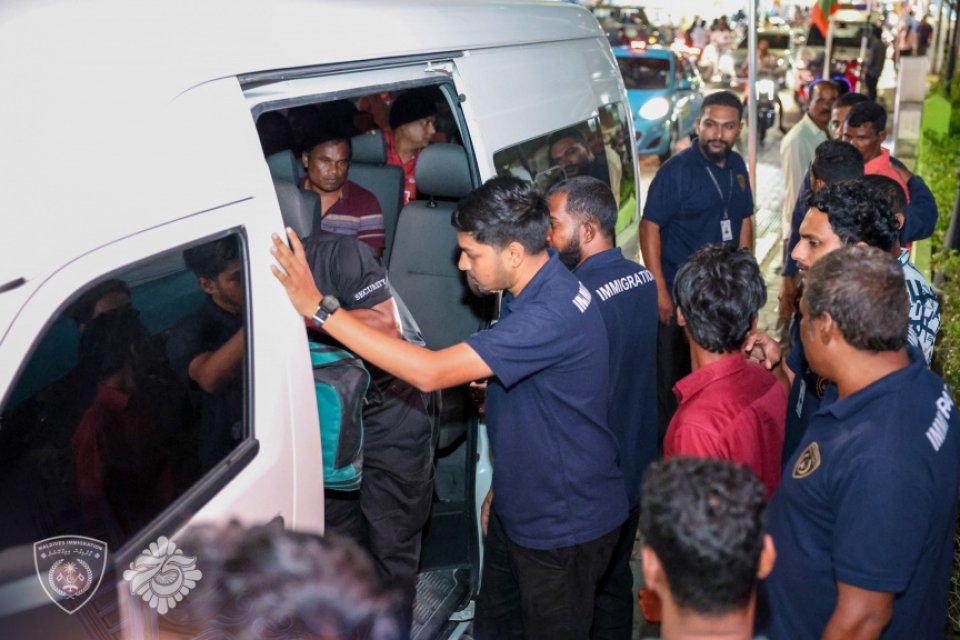 ގަވާއިދާ ހިލާފަށް އުޅުނު 12 ހާހަށްވުރެ ގިނަ ބިދޭސީން ޑީޕޯޓުކޮށްފި
