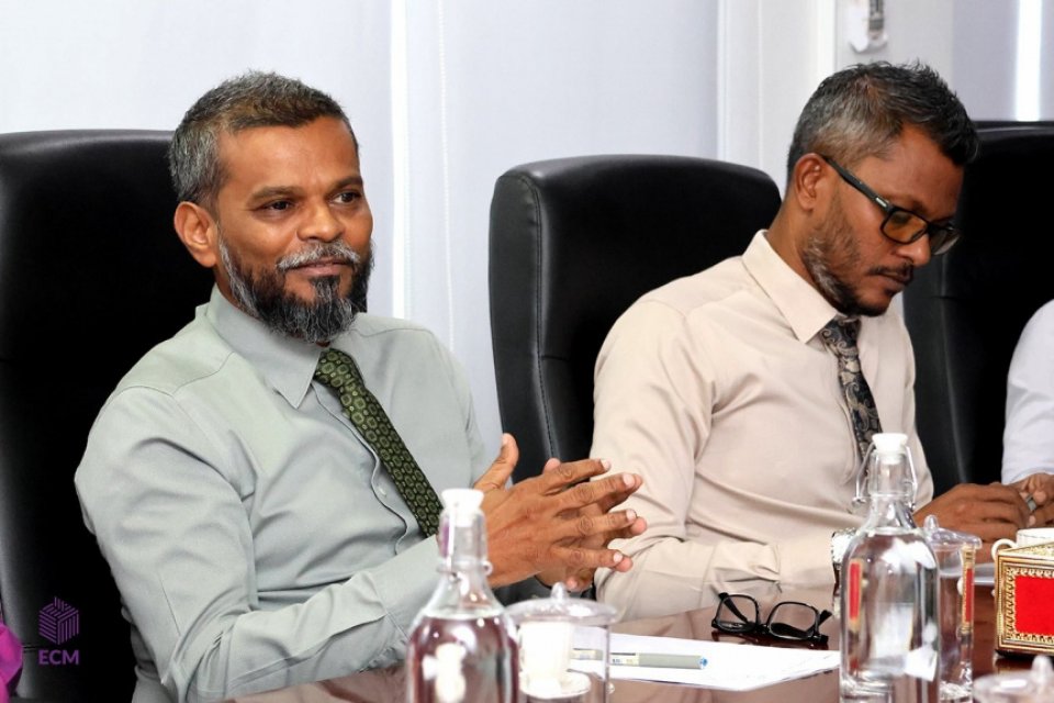 ނޭނގި އެއްވެސް މީހަކު ޕާޓީއަކަށް ރަޖިސްޓްރީއެއް ނުކުރެވޭނެ: ހަސަން