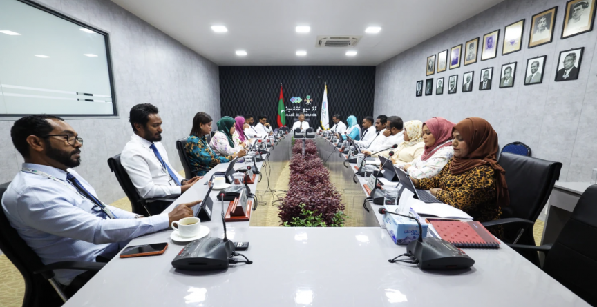 މާލޭގައި އުޅޭ ރައްޔިތުންނާ ބައްދަލުކުރަން ރަށްރަށުގެ ކައުންސިލްތަކަށް ހިލޭ ޖާގަ ދޭން ނިންމައިފި