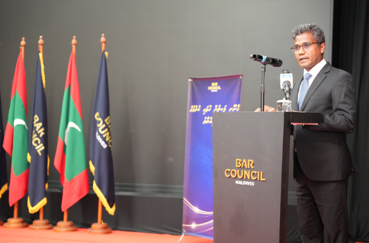 ގާނޫނީ ދާއިރާގެ ޑިގްރީ ކޯސްތަކުގެ އިމްތިހާން ފިޒިކަލްކޮށް ހާޒިރުވެގެން ހަދަންޖެހޭ ގޮތަށް ހަމަޖައްސައިފި