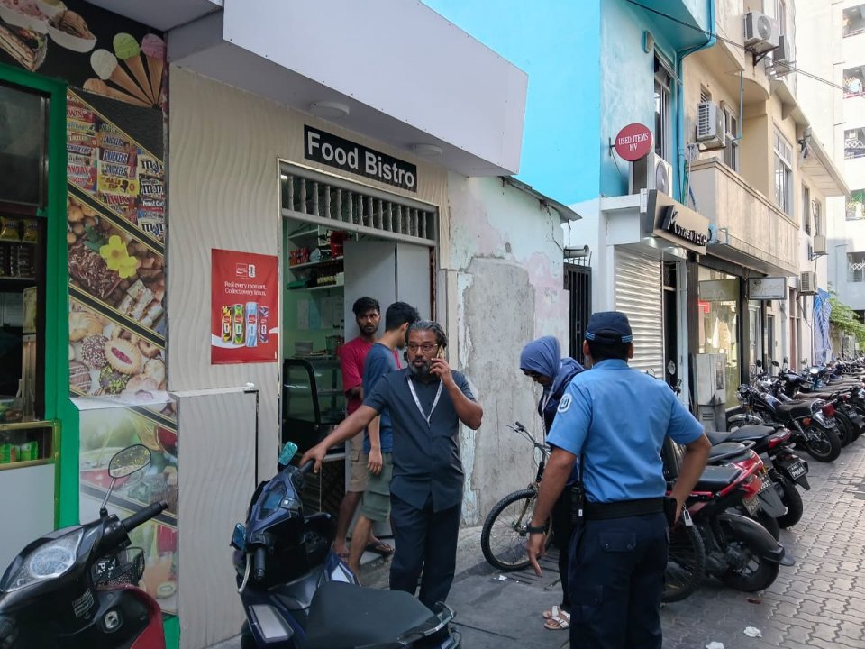 ކުދީނާ ގޯޅީގައި ހުންނަ "ފުޑް ބިސްޓްރޯ" ކެފޭ ބަންދުކޮށްފި