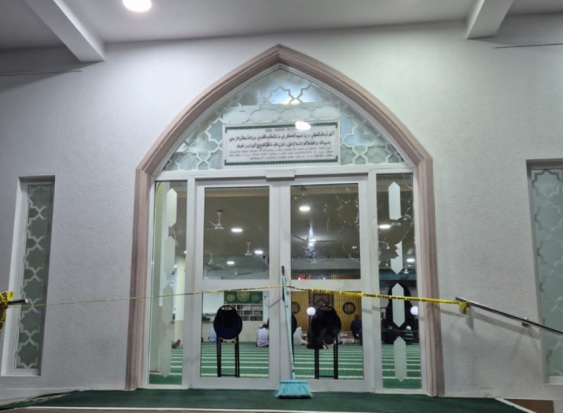 އަޒީޒާ މިސްކިތަށް ގެއްލުންދިން މީހާ މިރޭ ވެސް އެ މިސްކިތަށް ގެއްލުންދިން ކަމުގެ ތުހުމަތު