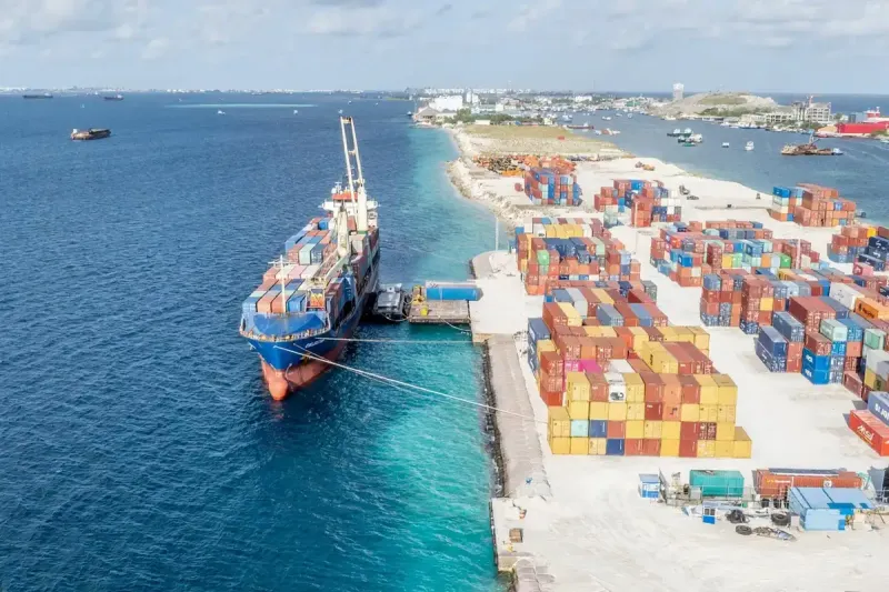 އެމެރިކާއިން އިންޑިއާ ކަނޑުގެ ސަރަހައްދަށް ނުފޫޒު ފޯރުވަން ވަންނަ ދޮރާއްޓަކަށް ތިލަފުށި ބަނދަރު ހަދަނީބާ؟