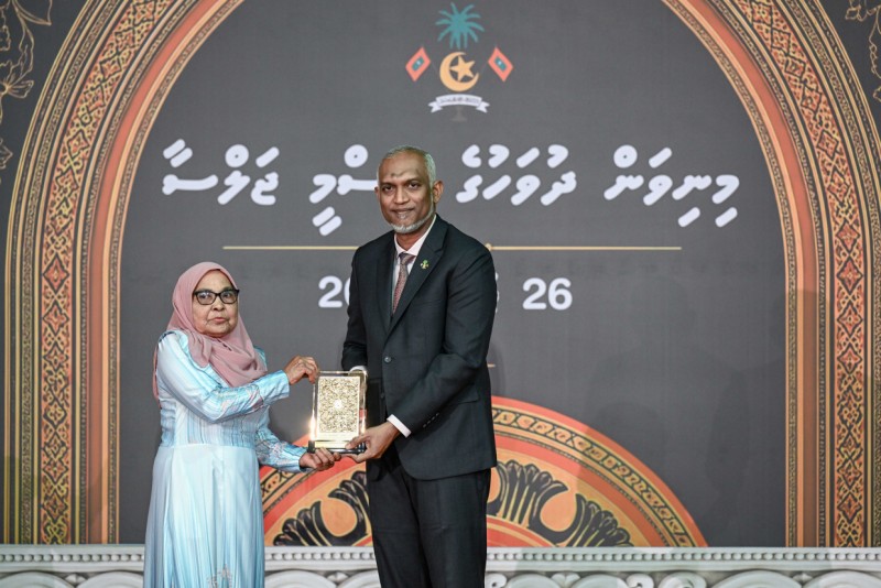 ދައުލަތަށް ދިގު މުއްދަތަކަށް ޚިދުމަތް ކުރެއްވި 66 ބޭފުޅަކަށް ޝަރަފުގެ ބެޖާއި އައްޑަނަ ދެއްވައިފި