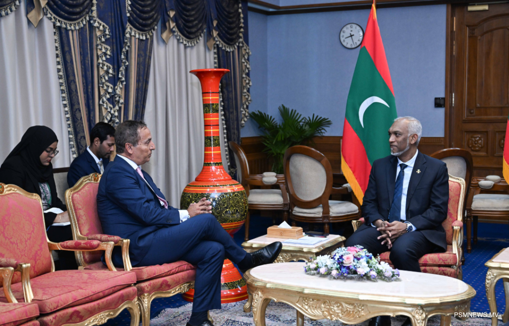 ހަ ޤައުމެއްގެ ނޮންރެސިޑެންޓް ސަފީރުން މަޤާމުގެ ފަތްކޮޅު އަރުވައިފި