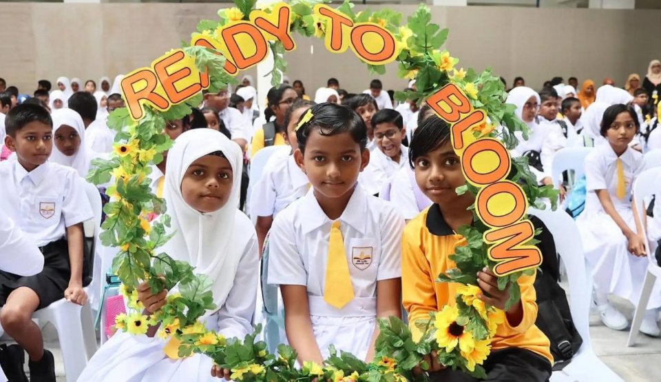 ހަތަރު މަސް ފަހުން އެކްޓިވިޓީ ޔުނީފޯމުގައި ސްކޫލަށް ދިއުމުގެ ހުއްދަ ދީފި