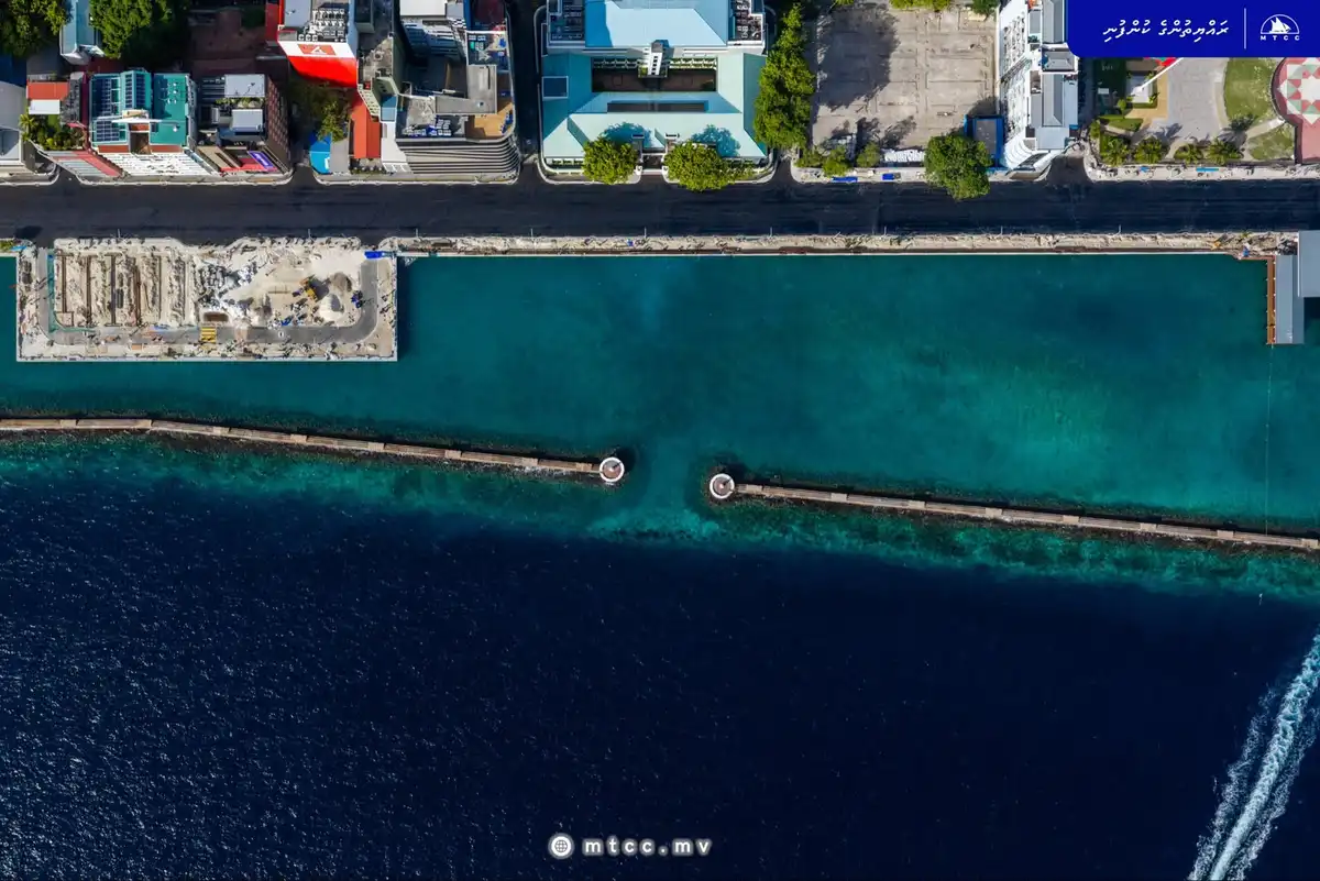 ސިފައިންގެ މައި މަރުކަޒު ފެންނަ ގޮތަށް ނަގާފައިވާ ޑްރޯން ފޮޓޯތައް