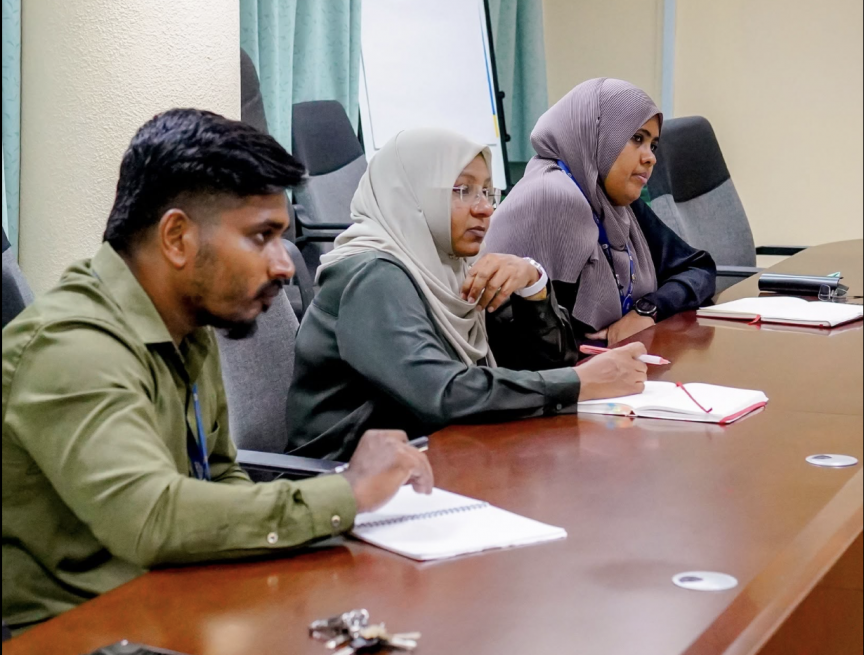 ސްޓޭޓް ފާމާއާއި އެމްއެންޔޫ ގުޅިގެން ދިވެހި ފާމަސިސްޓުން ތަމްރީނުކުރަނީ