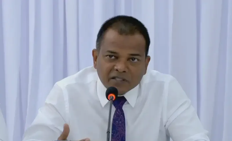 މިސަރުކާރުން ގޫގުލްއަށް އައްޑޫއިން ބިން ދޭން ނިންމީ އައްޑޫ ސިޓީ ކައުންސިލަށް ނޭނގި: މޭޔަރު ނިޒާރު