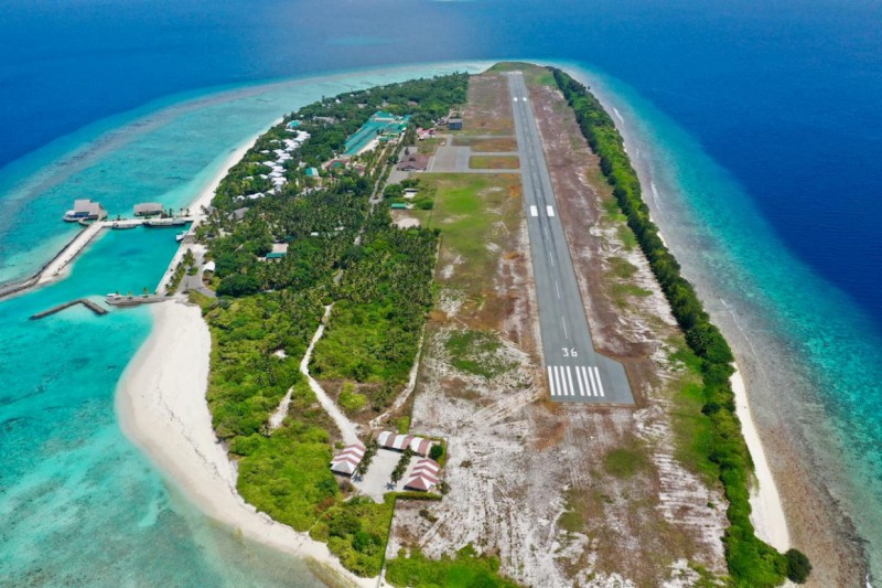 އިފުރު އެއާޕޯޓުގެ ރަންވޭގެ މަސައްކަތެއް ކުރުމަށް، ދަތުރުތައް މެދުކަނޑާލައިފި