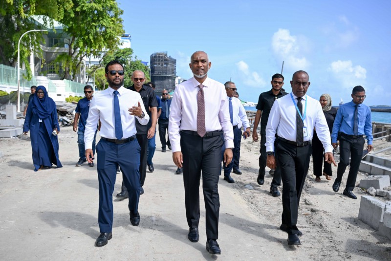 އެއް ލޯންޗުން އަނެއް ލޯންޗަށް އަރަން ޖެހުމުގެ މައްސަލަ ހައްލުކުރަން، ކުދިކުދި ޖެޓީތަކެއް ހަދާނެ: ރައީސް