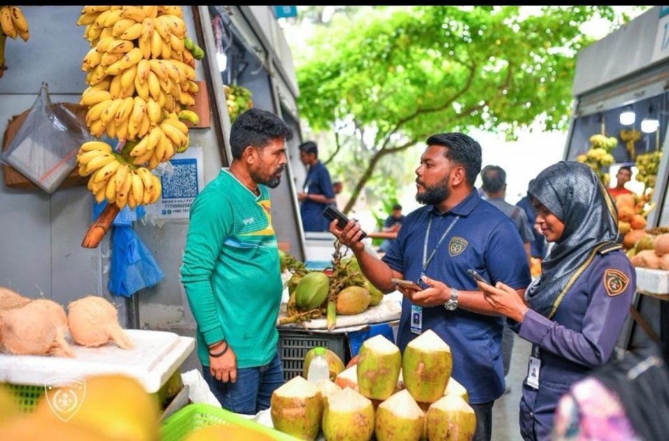ހުޅުމާލޭ ރަށު މާރުކޭޓުން 20 ބިދޭސީއަކު އިމިގްރޭޝަންގެ ބެލުމުގެ ދަށަށް