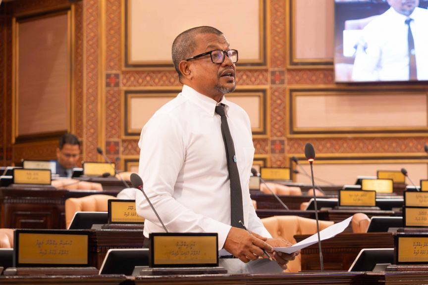 ހުޅުމާލޭން ކުނި އުކާލާއިރު، ފަޅަށް ކުނި އެޅޭތީ ކުޑޫގެ ސުވާލުތަކެއް ވެމްކޯއަށް