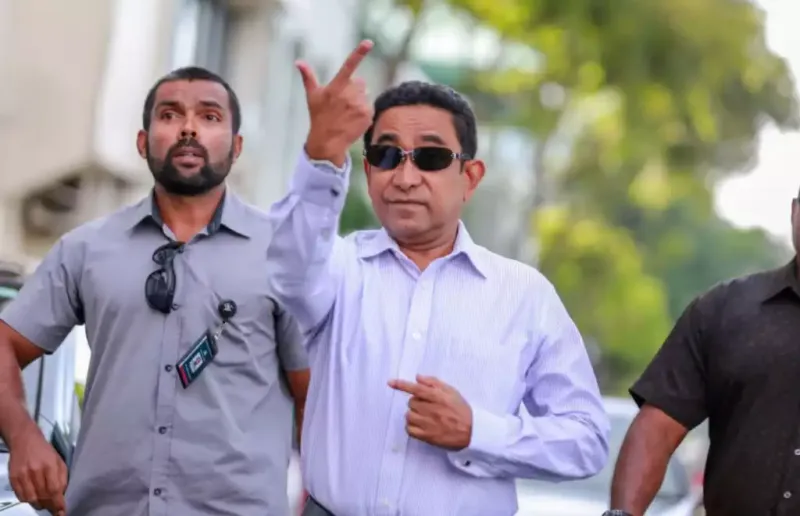 ރައީސް މުއިއްޒު ދައުލަތް ހިންގެވުމަށް މަސައްކަތް ކުރައްވަނީ ހުރިހާ ކަމެއްގައި ޗޯރުންނަށް ބާރުދީގެން: ޔާމީން