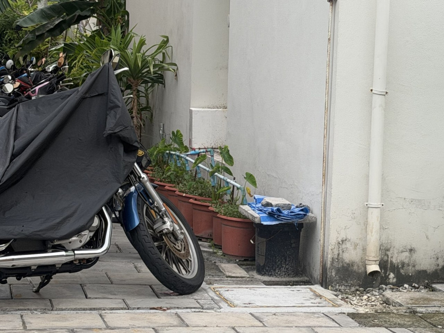 ހުޅުމާލެއަކީ ވަރުވާއަށް ލިޔެދީފައިވާ ހަމައެއް އުސޫލެއް ނެތް ފަޅުރަށެއް!