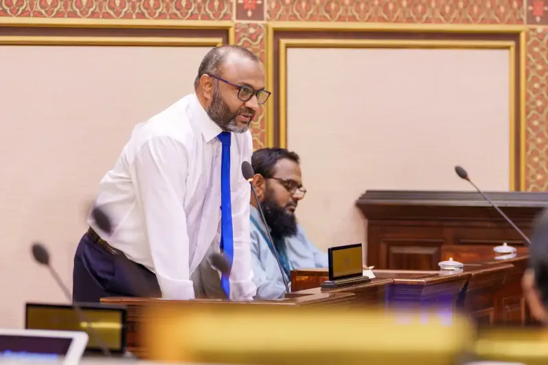 މަސައްކަތް ހަވާލުކުރިތާ އެއް އަހަރު ފަހުން، ކުޑަރިކިލު މިސްކިތުގެ އަމަލީ މަސައްކަތް އޮގަސްޓު 15 ގައި ފެށޭނެ ކަމަށް މިނިސްޓަރު ޝަހީމް ވިދާޅުވެއްޖެ