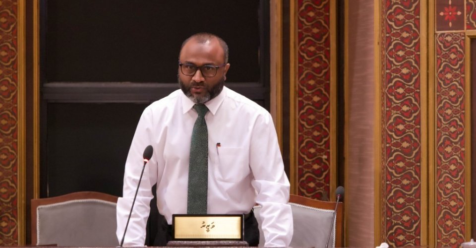 މިނަށްވުރެން ބޮޑެތި މިސްކިތްތައް ހެދުމަށްވުރެ، ބޭނުންވާ މިންވަރުގެ ތަނެއް ހެދުން މާ ރަނގަޅު: ވަޒީރު