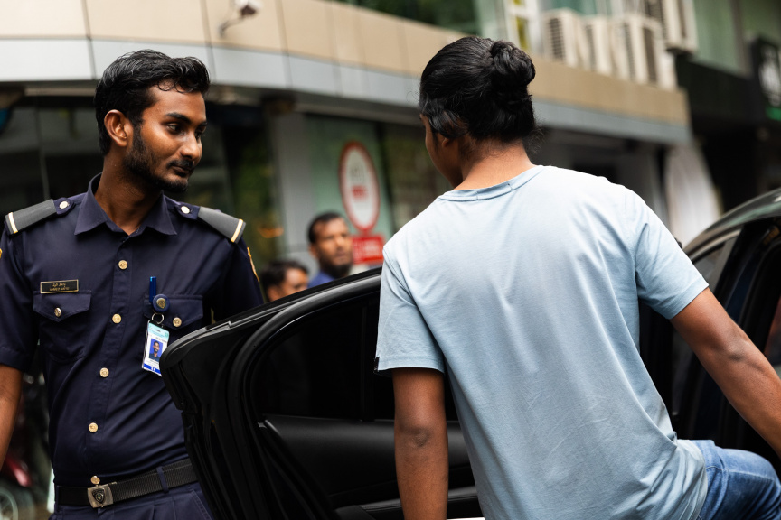 ބިދޭސީން ގަވާއިދާ ޚިލާފަށް ހިންގަމުންދިޔަ 107 ވިޔަފާރިއެއް ބަންދުކޮށްފި