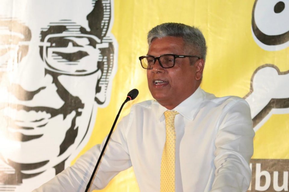 ޑޮލަރުގެ ކަޅު ބާޒާރު ނުހުއްޓުވޭތީ މޫސަގެ ކަންބޮޑުވުން