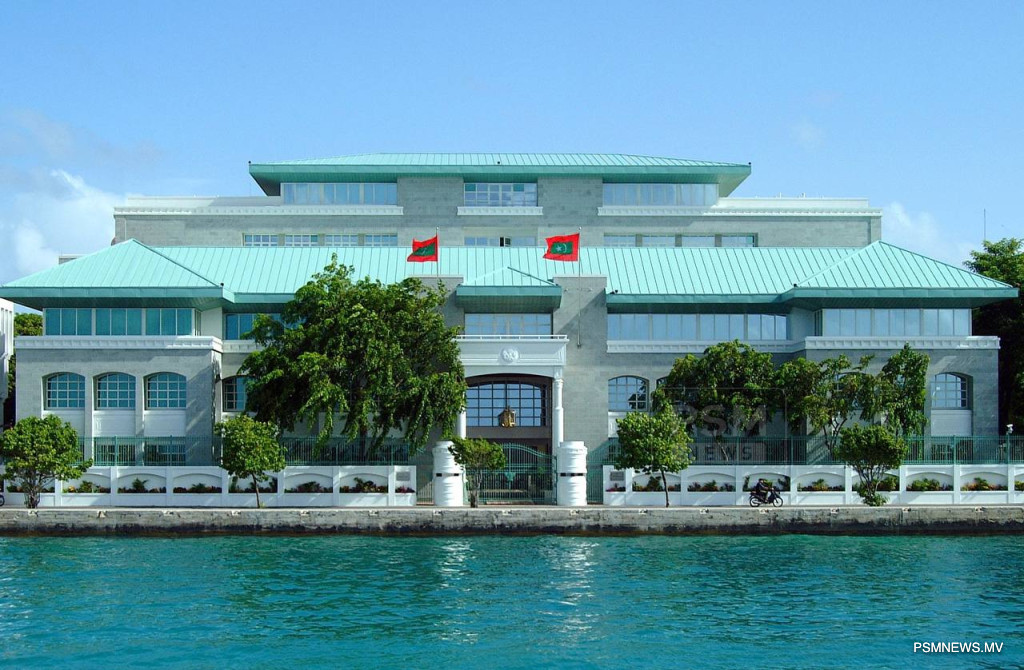 ފެހި ޤާނޫނުއަސާސީއަށް 18 އަހަރު: ރައްޔިތުން ބާރުވެރިވެ، އެތައް ހައްޤެއް ކަށަވަރުވި