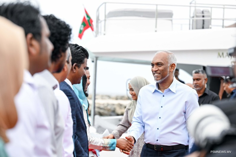 ރައީސްގެ ދެކަނބަލުންނަށް އުކުޅަހުން ހޫނު މަރުޙަބާއެއް